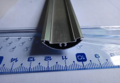 Perfiles de tubo de aluminio extruido de corte por láser pulido