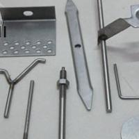 Piezas de mecanizado de aluminio ranuradas extruidas con ranura en V
